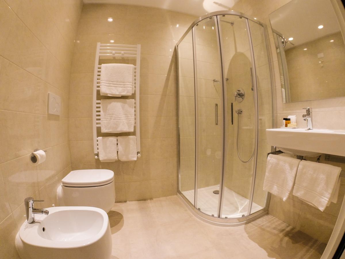Universal Hotel 3*
