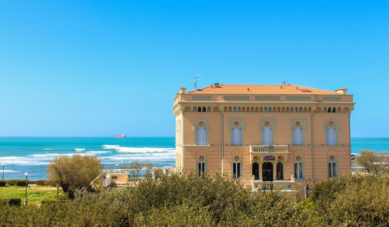 Universal 3* Livorno