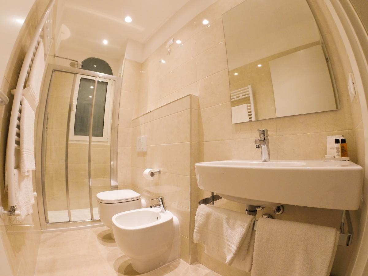 Universal Hotel 3*
